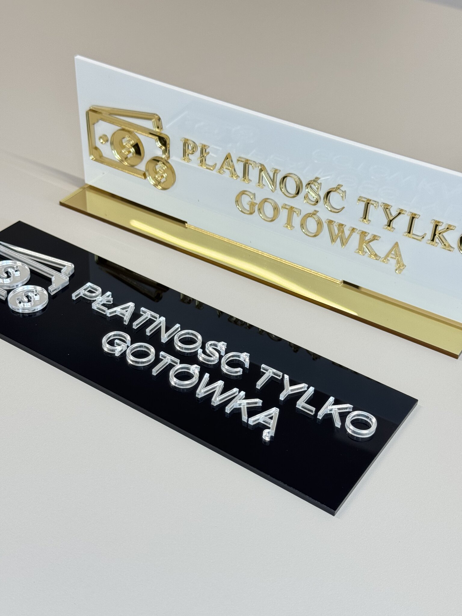 Tabliczka 3D: Płatność tylko gotówką