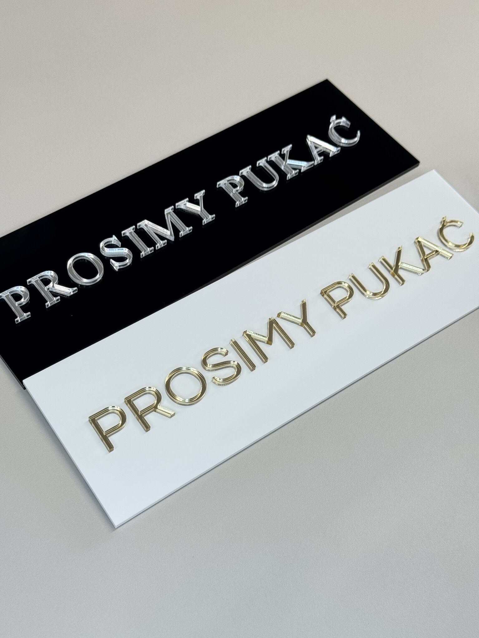 Prosimy pukać