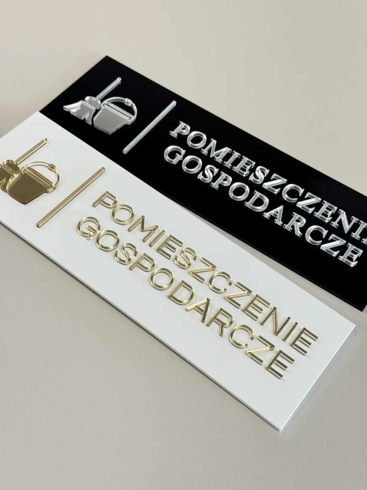 Pomieszczenie gospodarcze z piktogramem