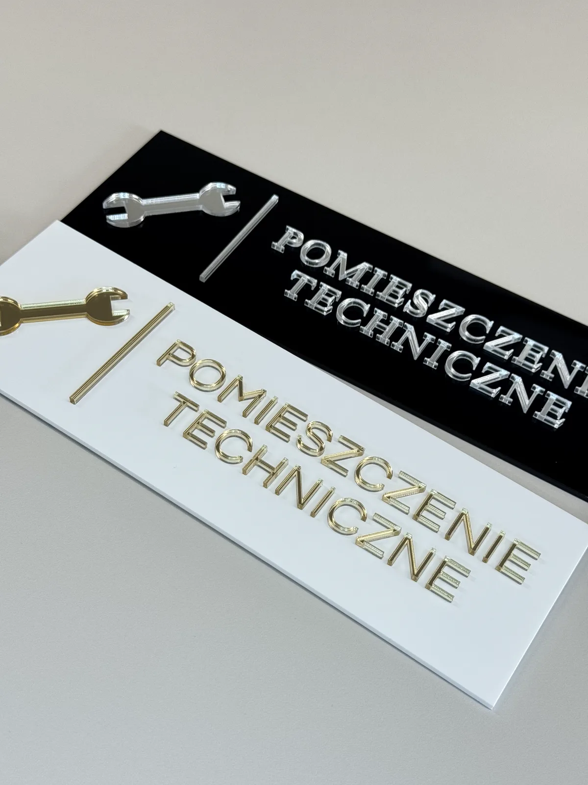 Pomieszczenie techniczne z piktogramem