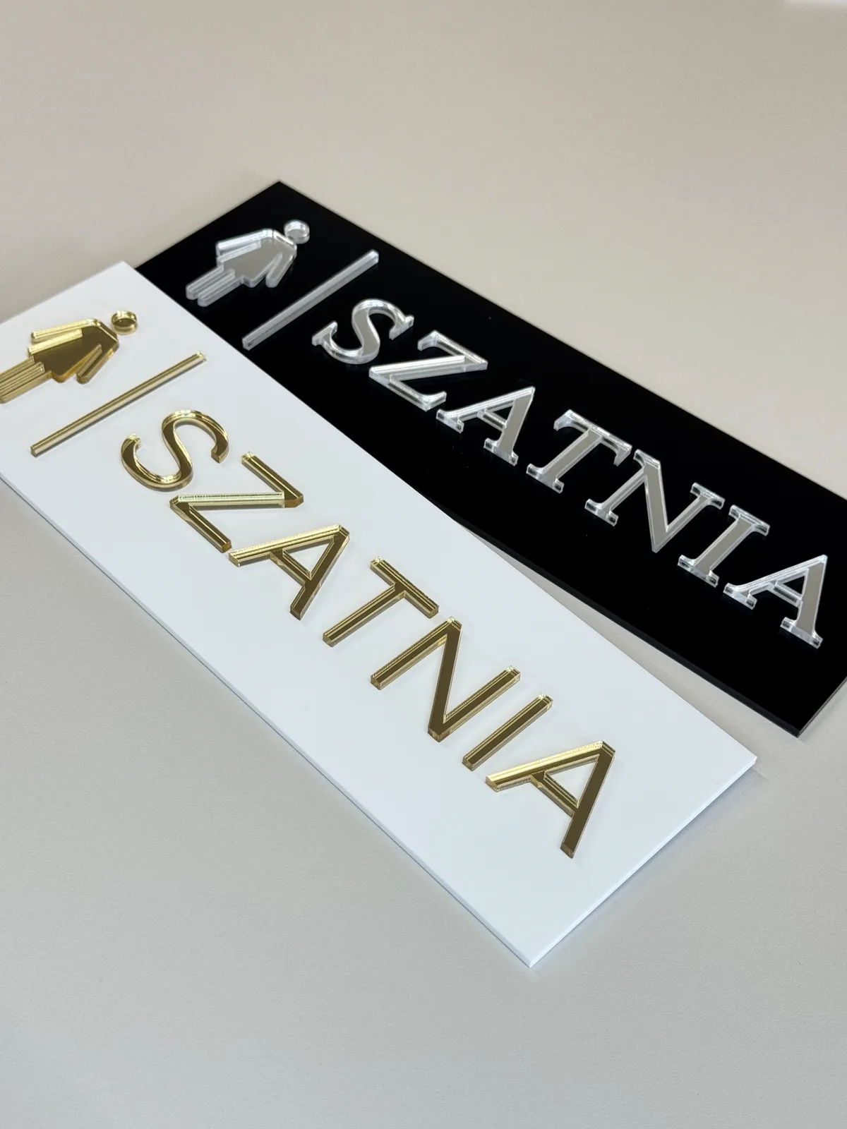 Szatnia damska z piktogramem