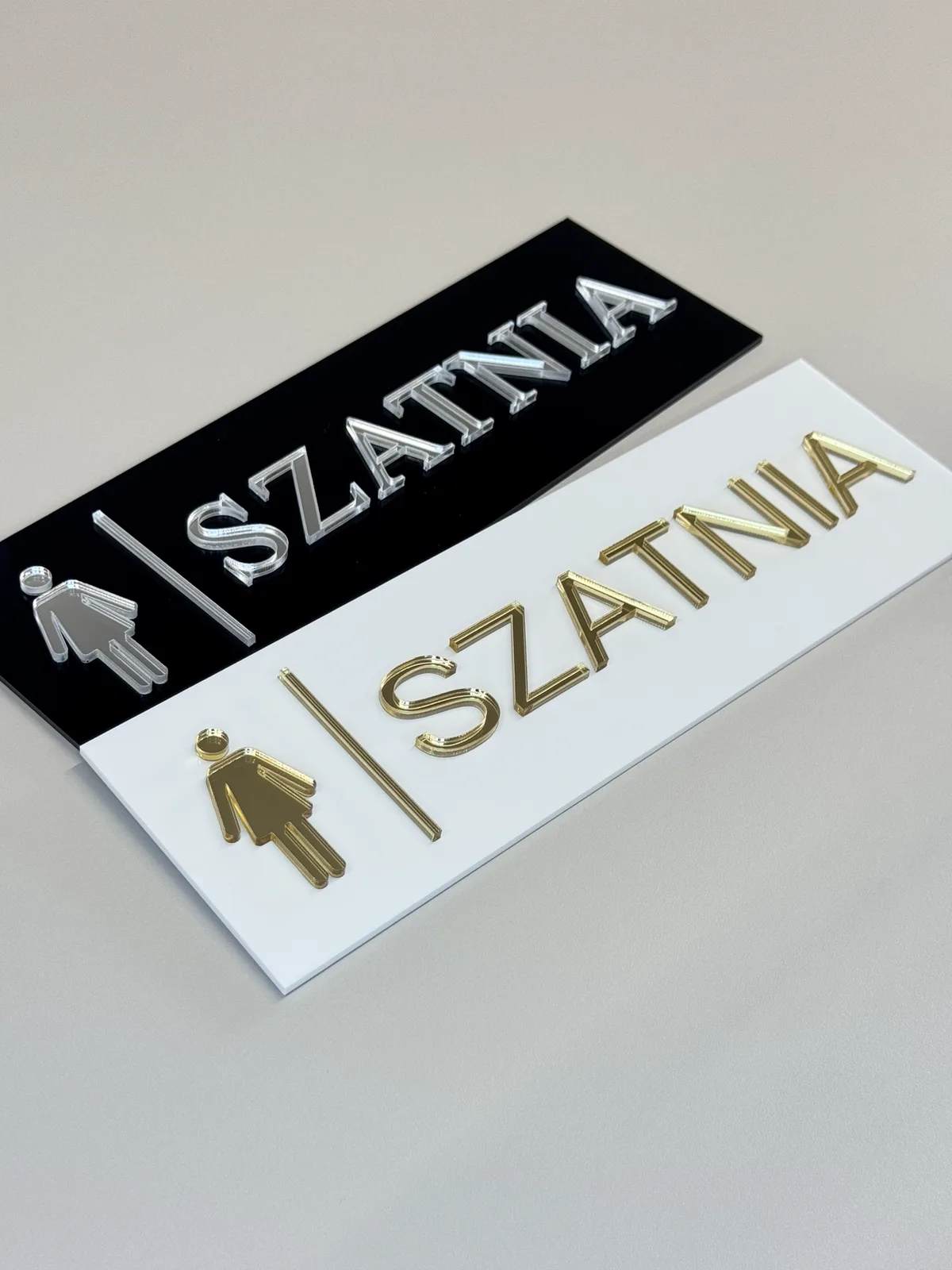 Tabliczka 3D: Szatnia damska z piktogramem