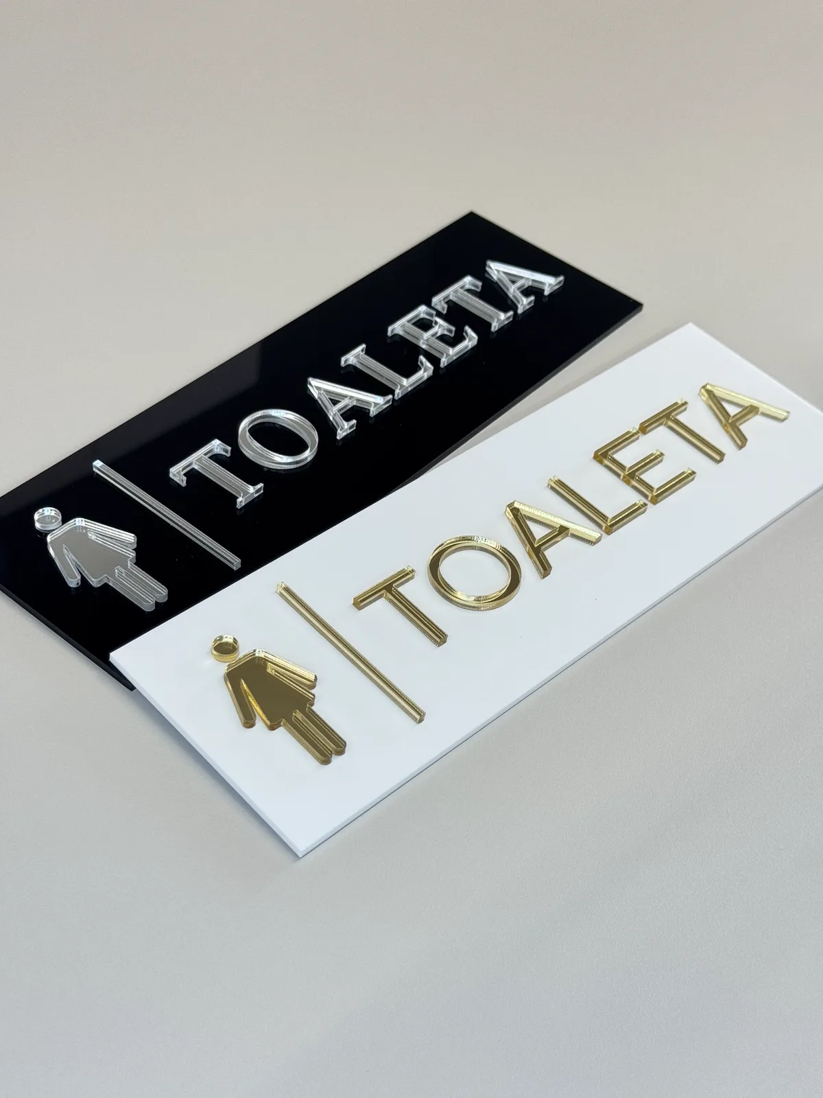 Tabliczka 3D: Toaleta damska z piktogramem