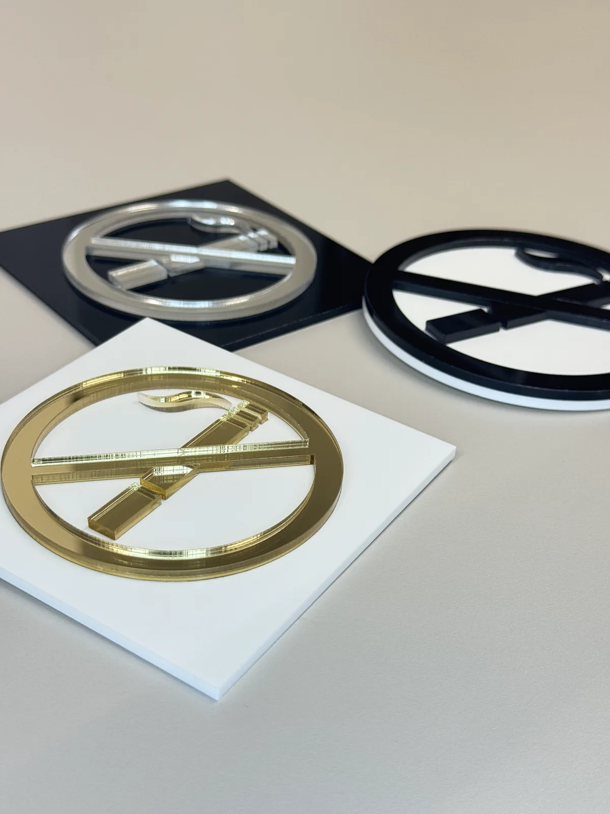 Tabliczka 3D: Zakaz palenia papierosów - piktogram